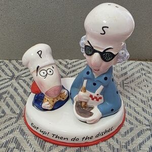 Hallmark Shoe Box Maxine Floyd Salt Pepper Shaker Set W Base